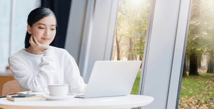 Bạn có thể trở thành một Freelancer, tìm kiếm khách hàng tiềm năng qua các cộng đồng